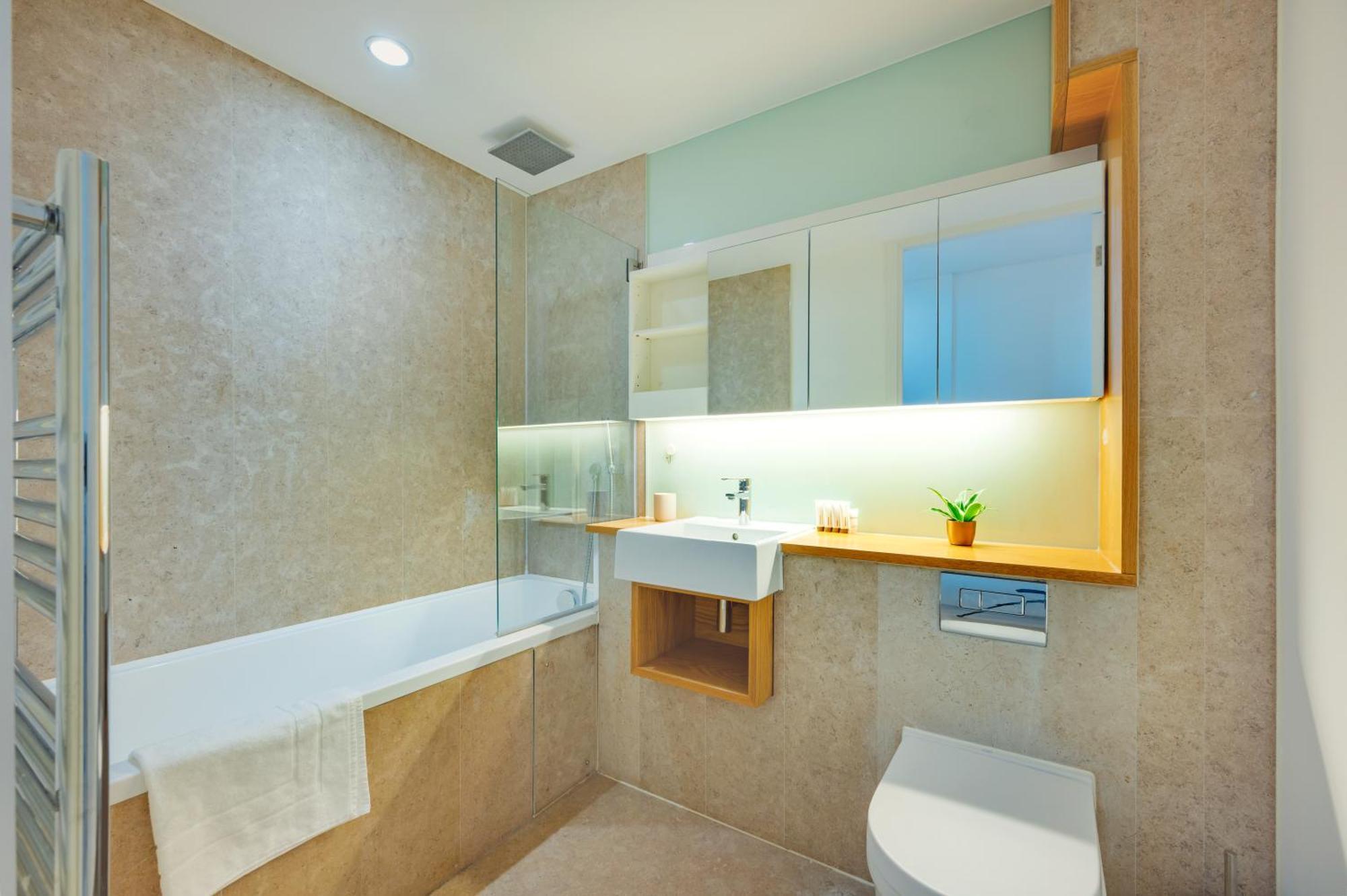 Urban Haven A Central Modern Gem Apartment