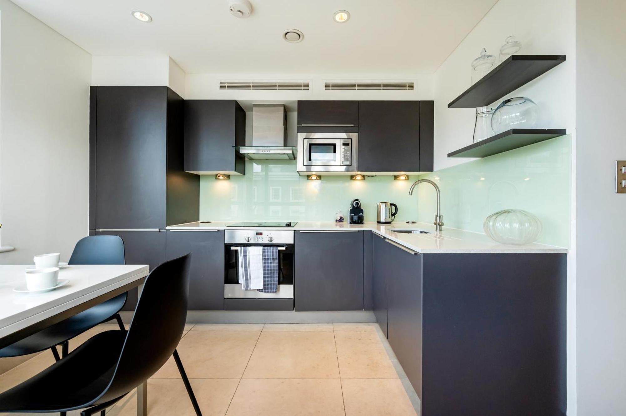Urban Haven A Central Modern Gem Apartment