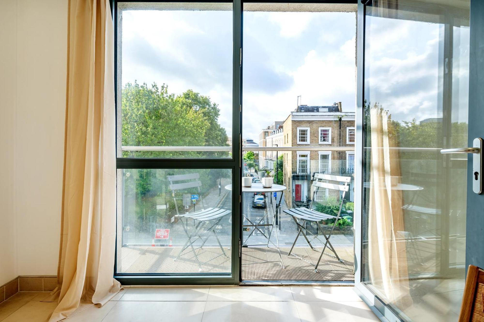 Apartment Urban Haven A Central Modern Gem