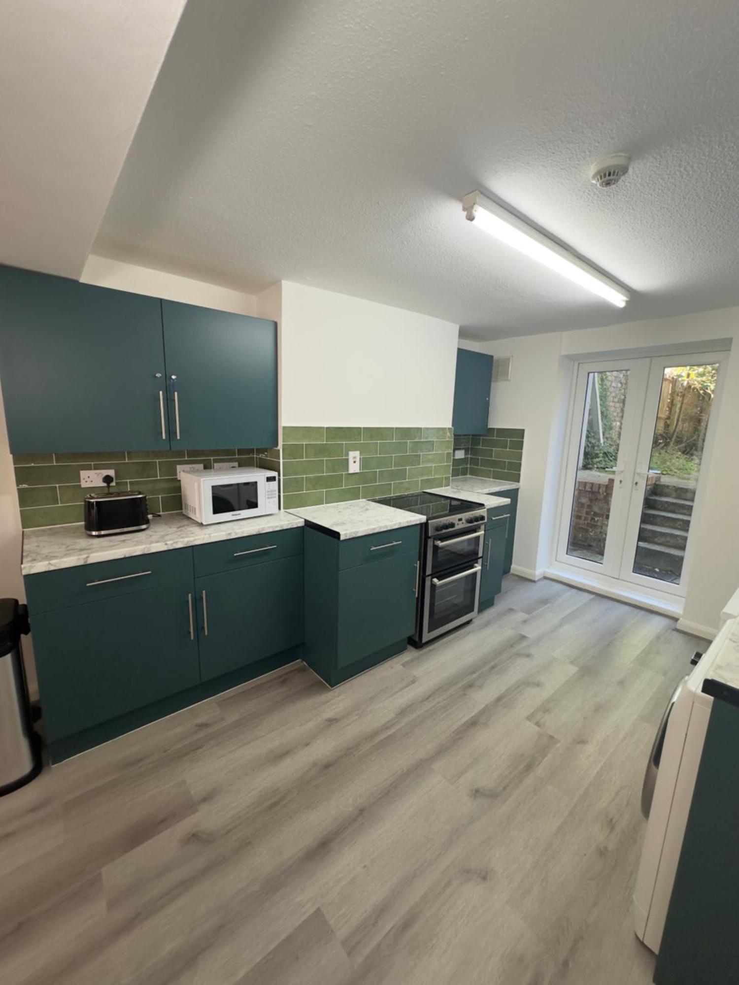 Newly Decorated 5-bed Hackney Townhouse