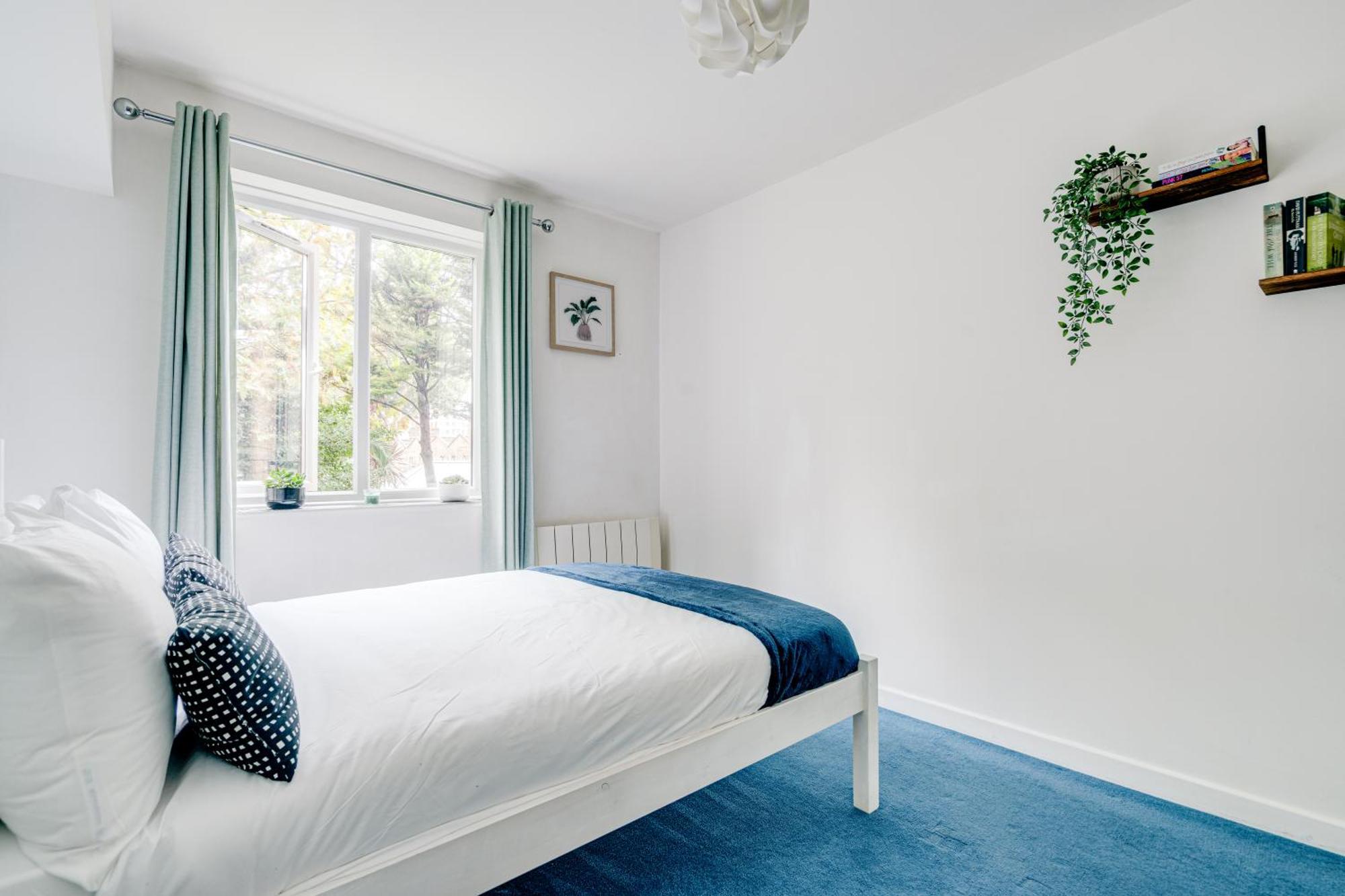 In Elephant & Castle With Parking * London