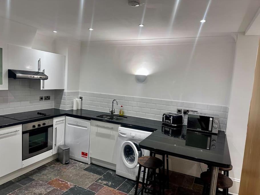 2bed2bath Flat * London