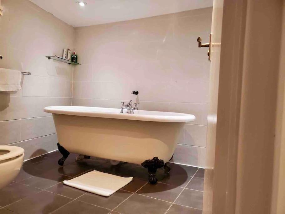 2bed2bath Flat Apartment
