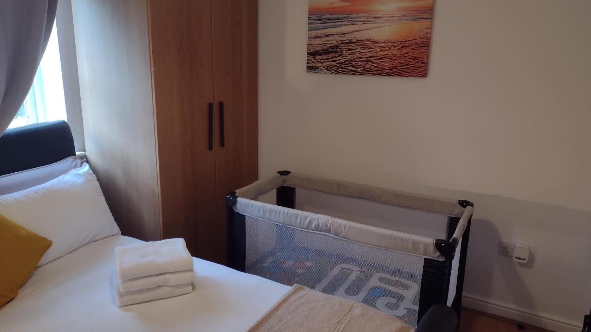 Apartment Spacious 2-bed Family With Pets Welcome London
