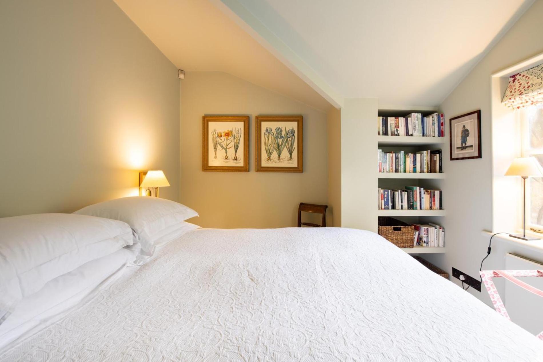 Living - 3 Bedroom In Chelsea Apartment London