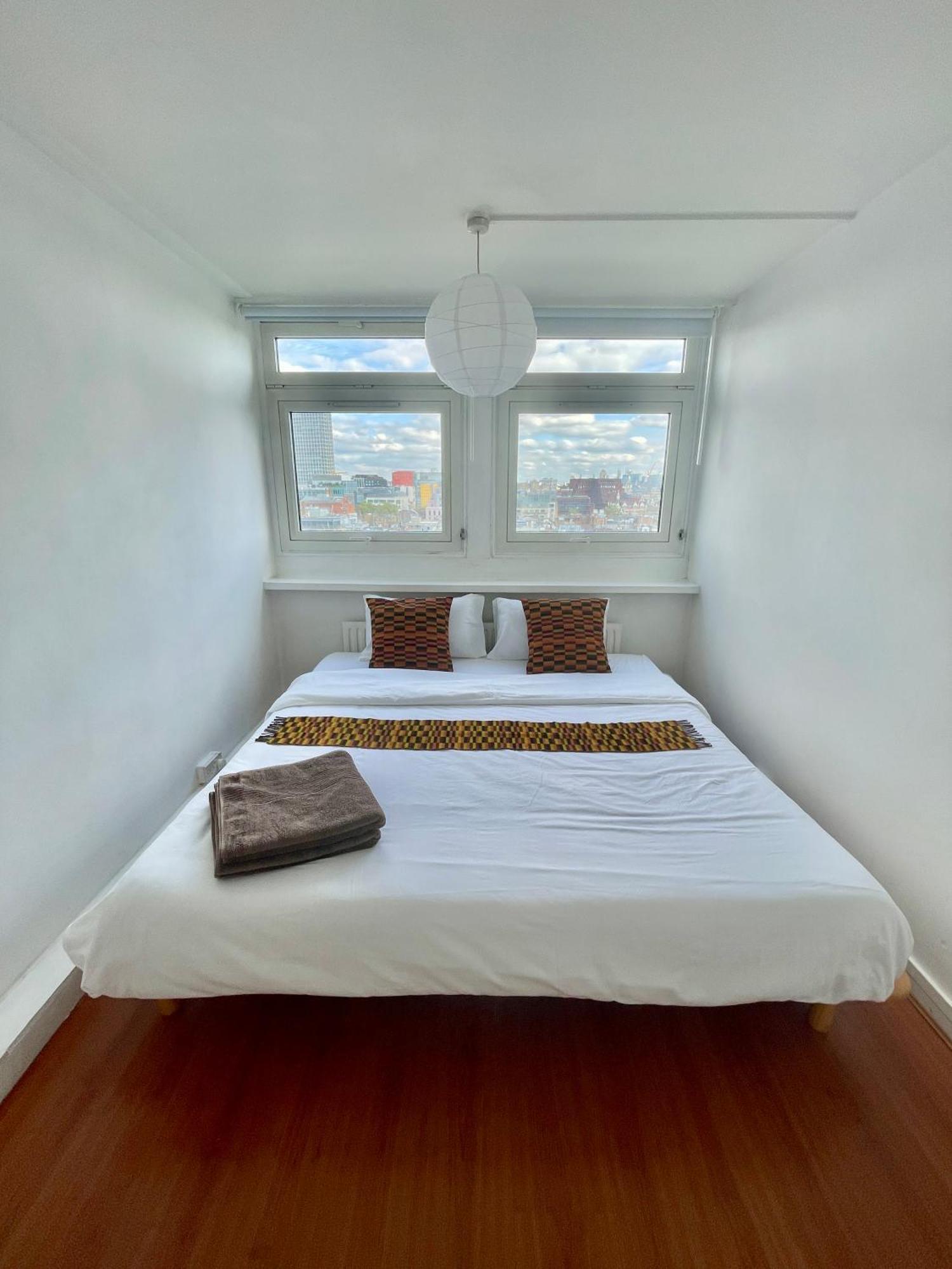 Bright 2-bedroom In Soho High-rise With Skyline Views Apartamento