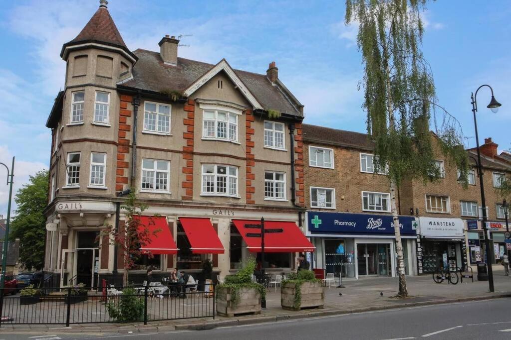 Apartment Wanstead Gem! Bright, Cosy & Immaculate 1 Bed On The High Street!