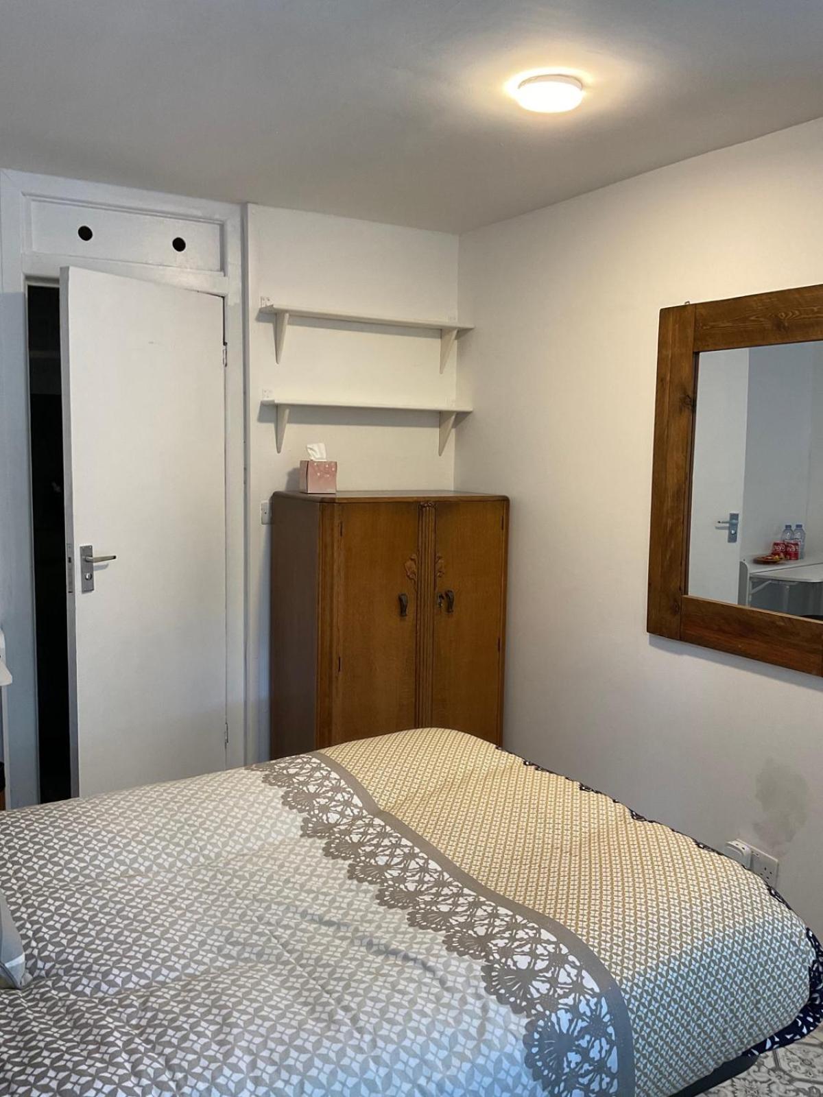 1 Cozy And Modern In London
