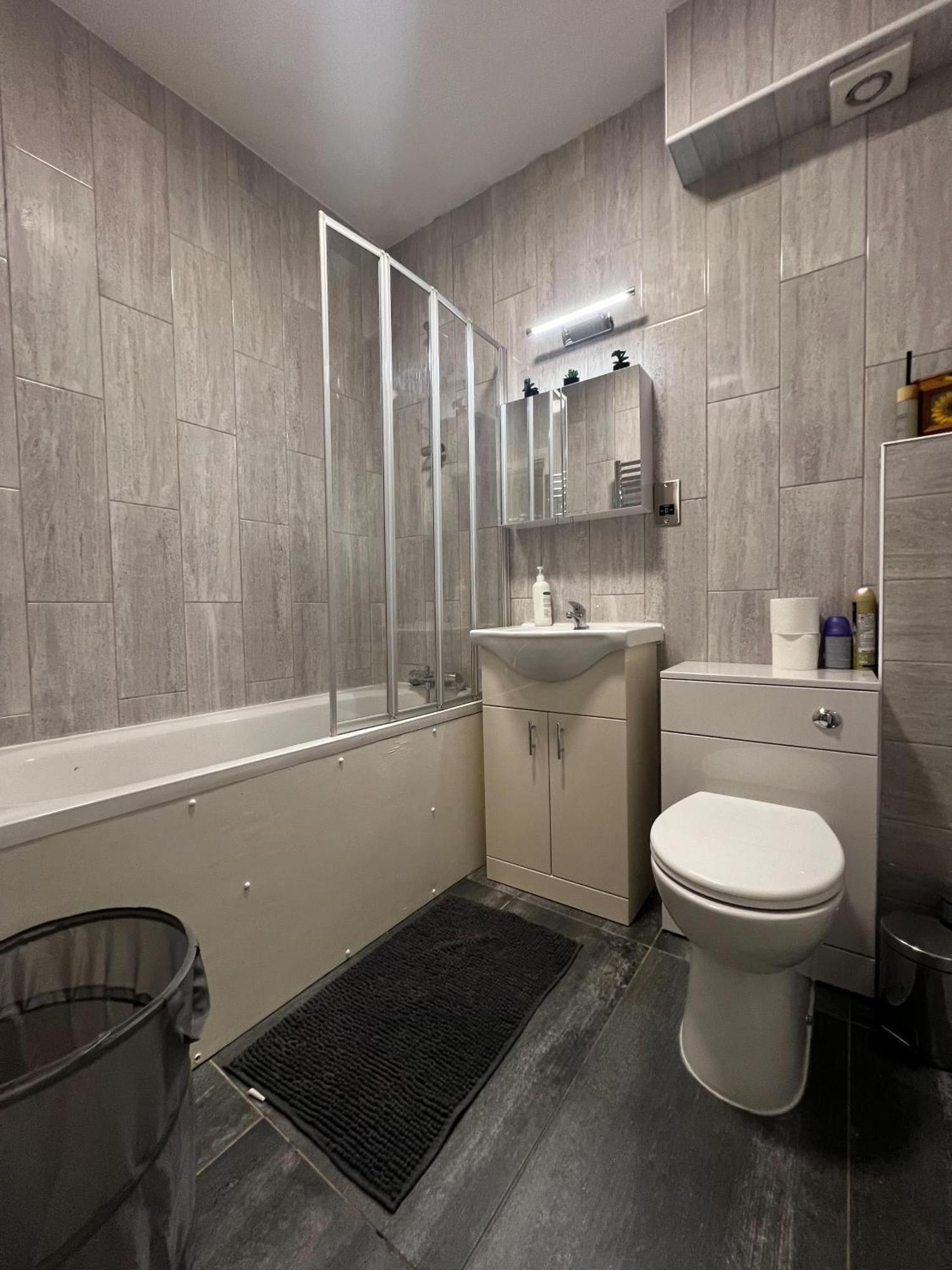 Wembley Stunning Apartment *