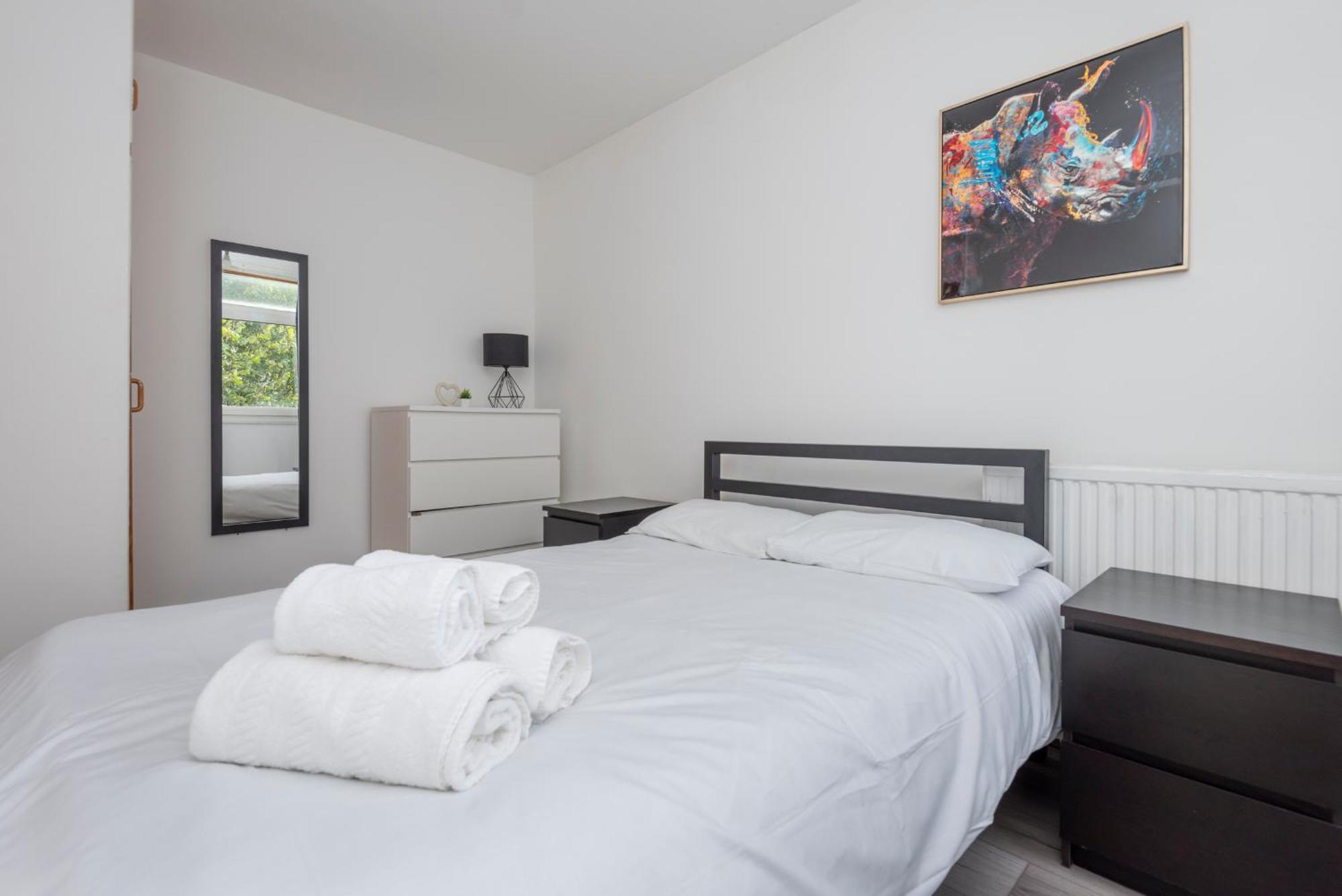 Apartamento Entire 3 Bedroom Luxury In With Private Balcony *