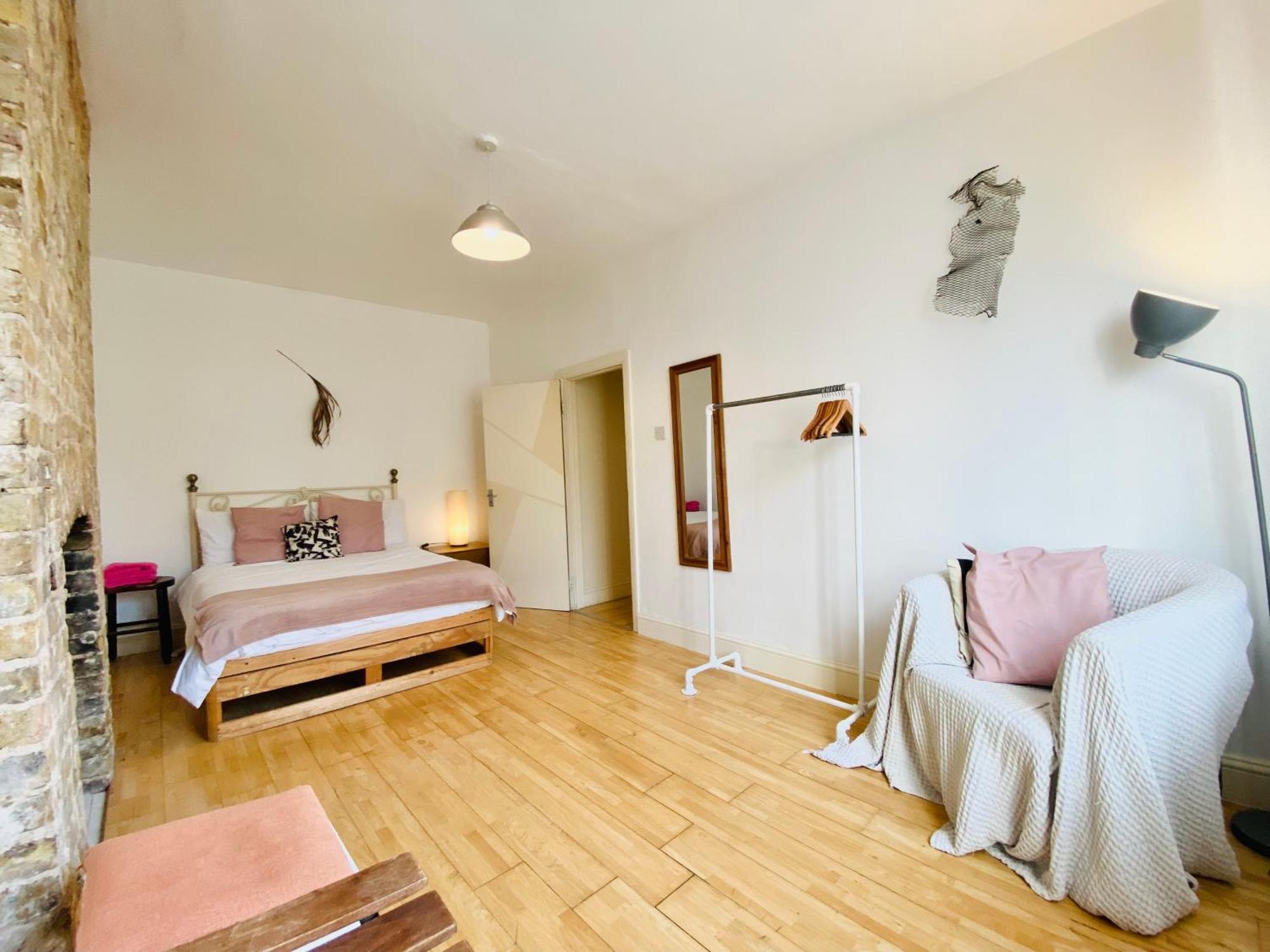 Apartment London's East End 2 Bedroom London