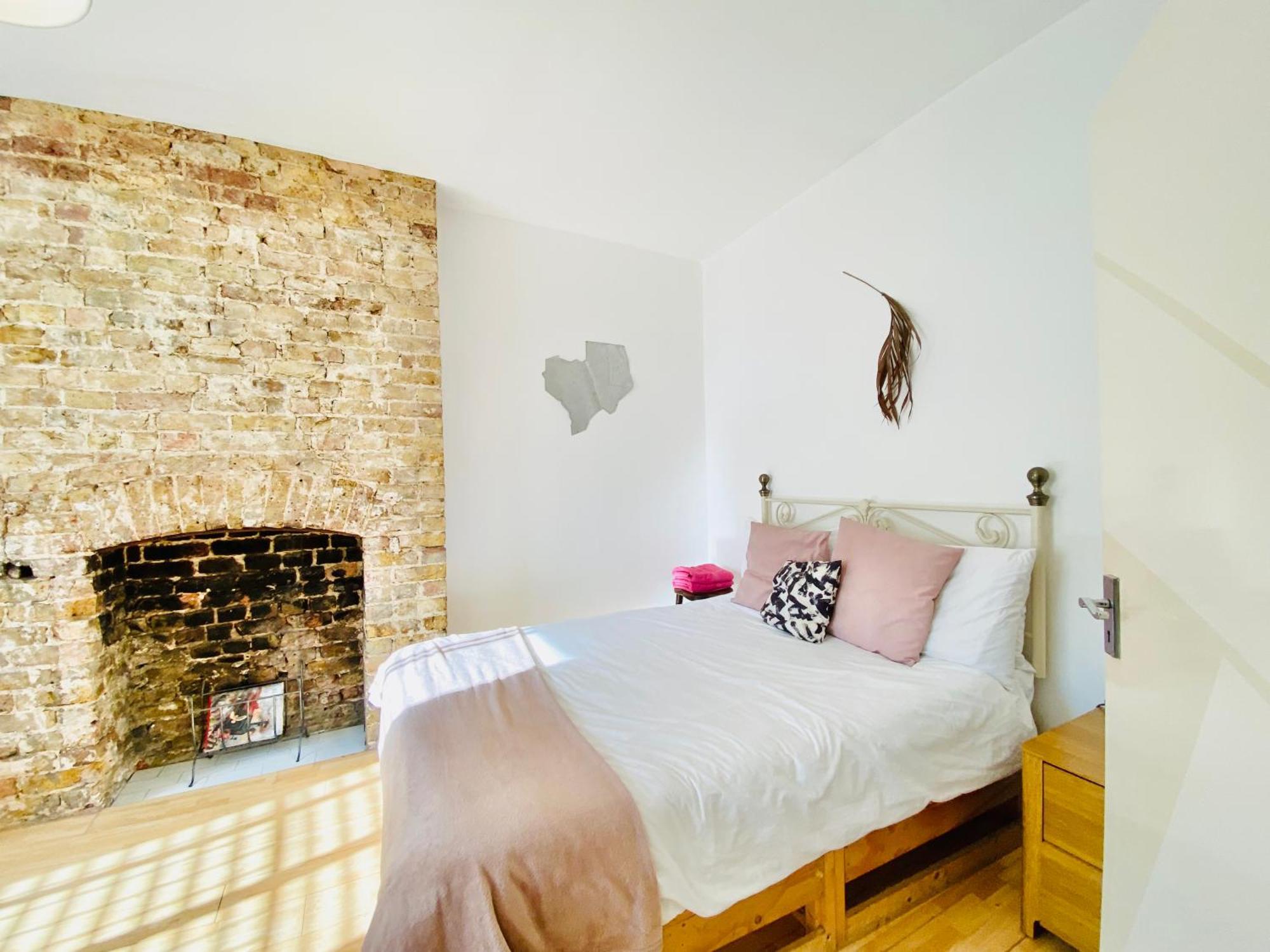 Apartment London's East End 2 Bedroom *