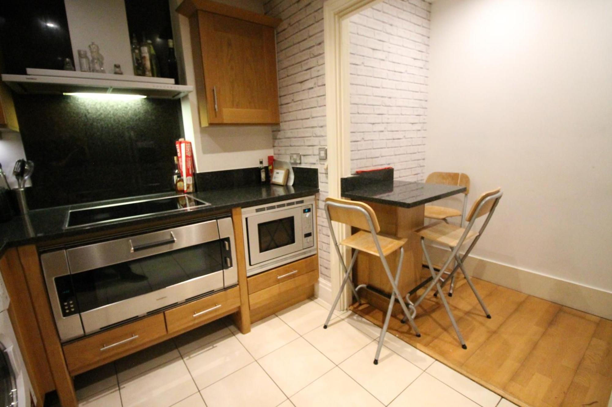 Apartment Desirable, Fashionable 2bed Flat In Chelsea *