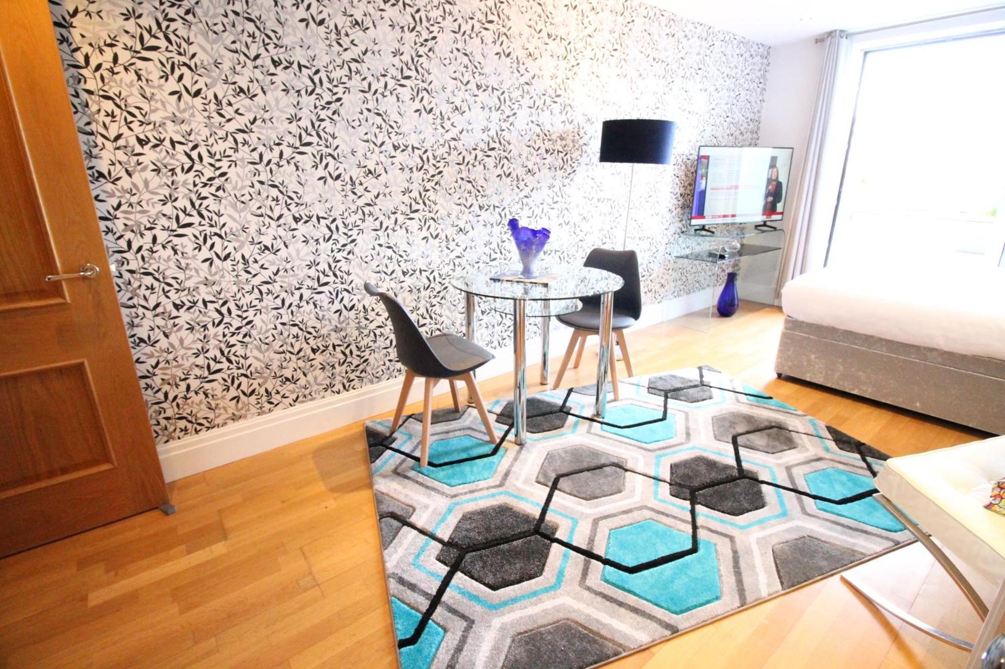 Desirable, Fashionable 2bed Flat In Chelsea
