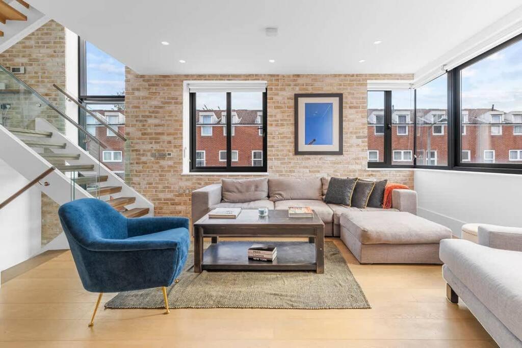 Stylishly Designed 4 Bedroom Apartamento Londres