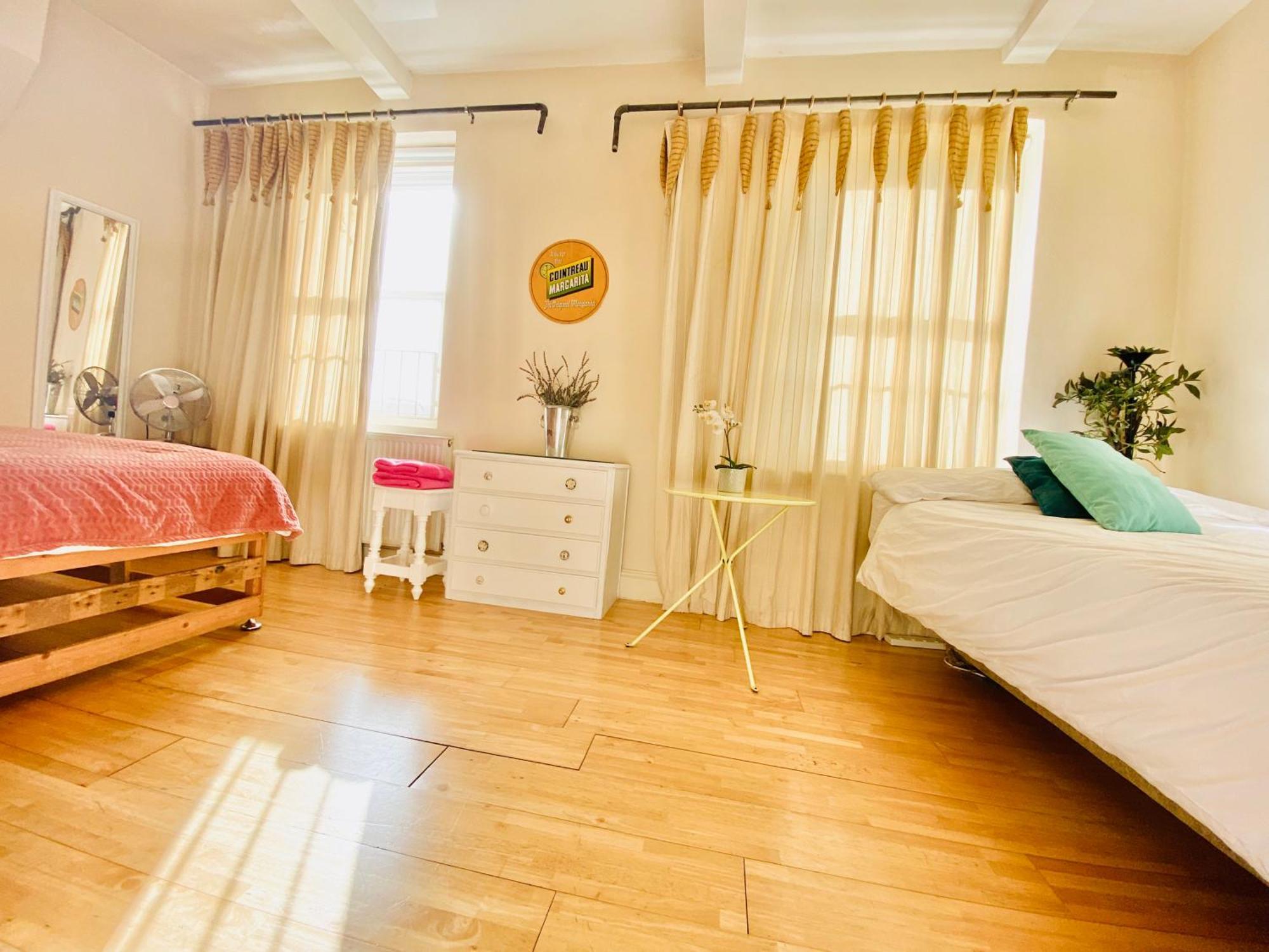 London's East End 2 Bedroom Apartment