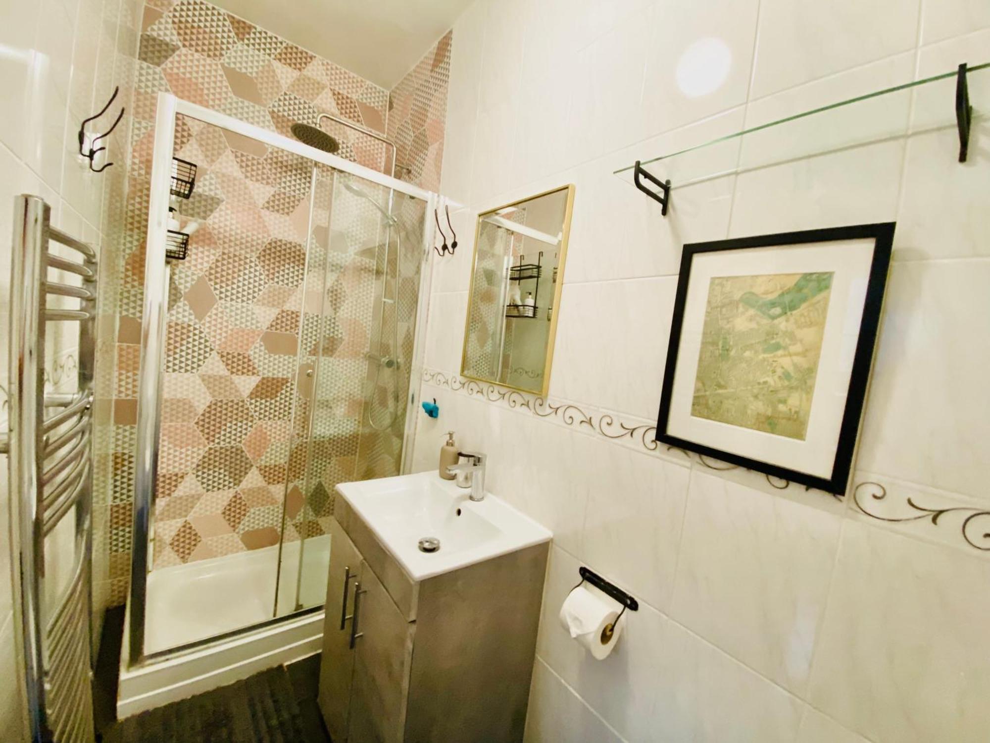 London's East End 2 Bedroom London