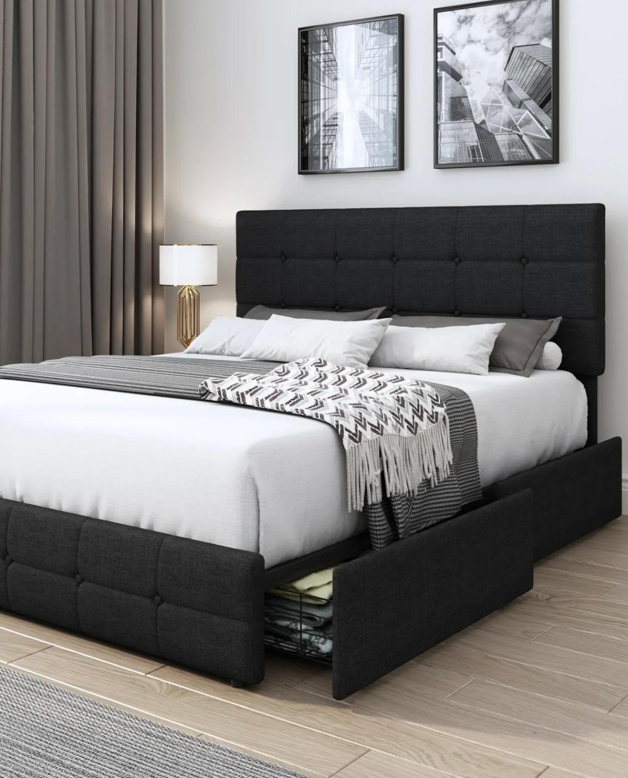 Apartment Double Bedroom With Shared Bathroom *