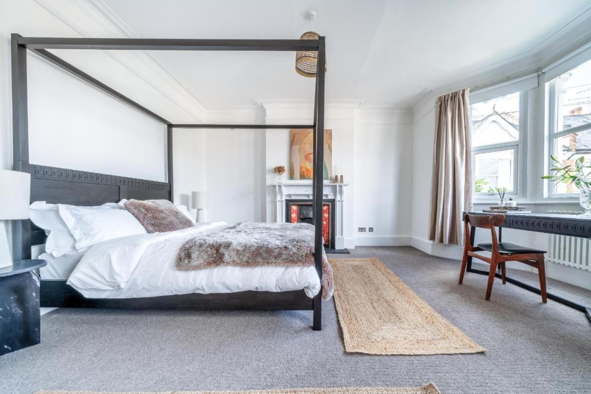 Casa de férias Stunning 5bd With Private Garden & Parking Access Londres
