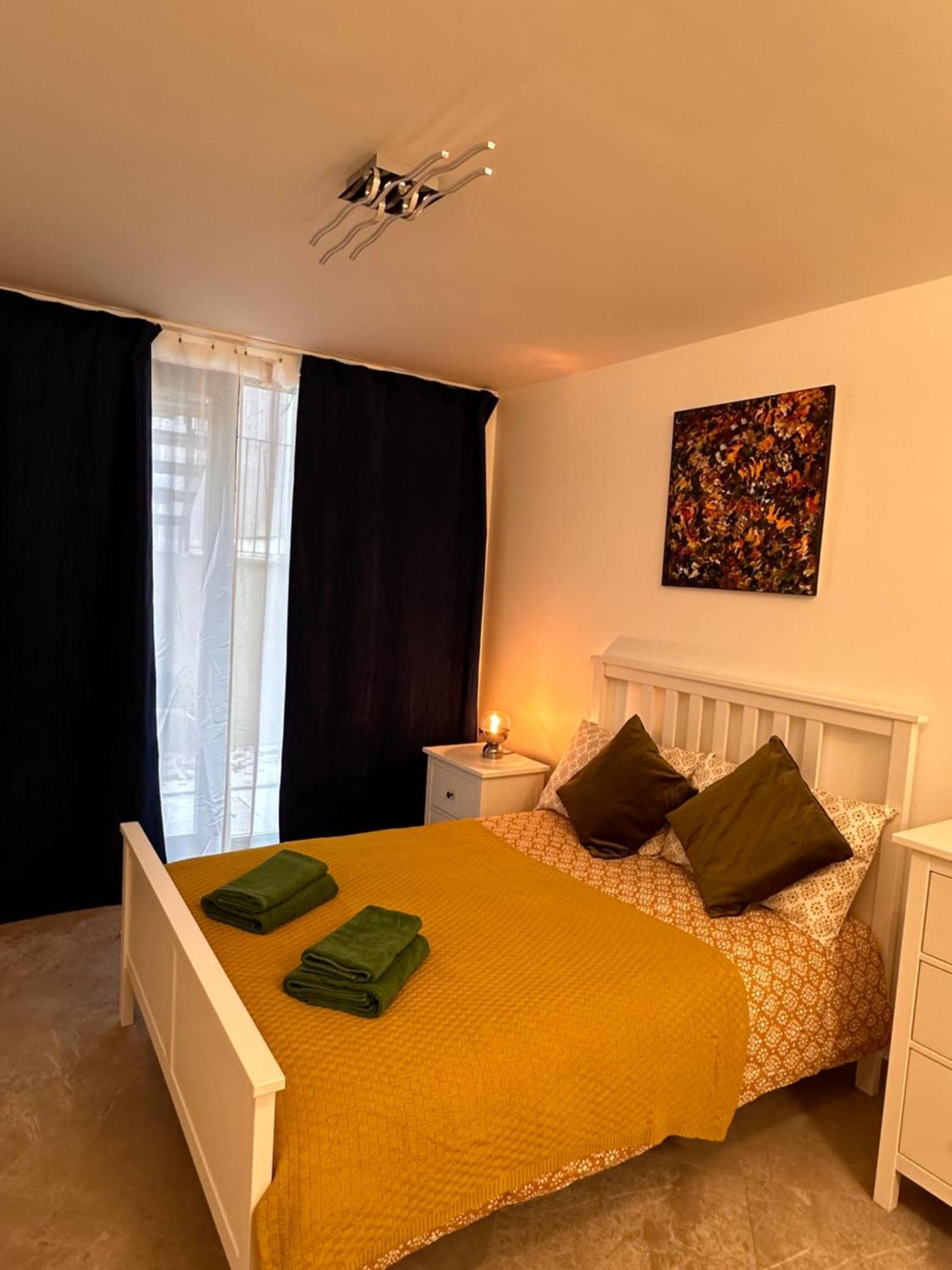 Aya's Snaresbrook Apartment London