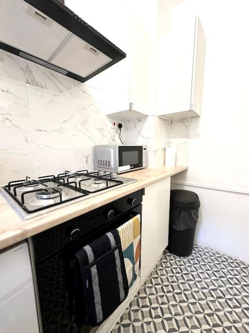 Quirky 3 Bedroom Flat In Shoreditch Apartment *