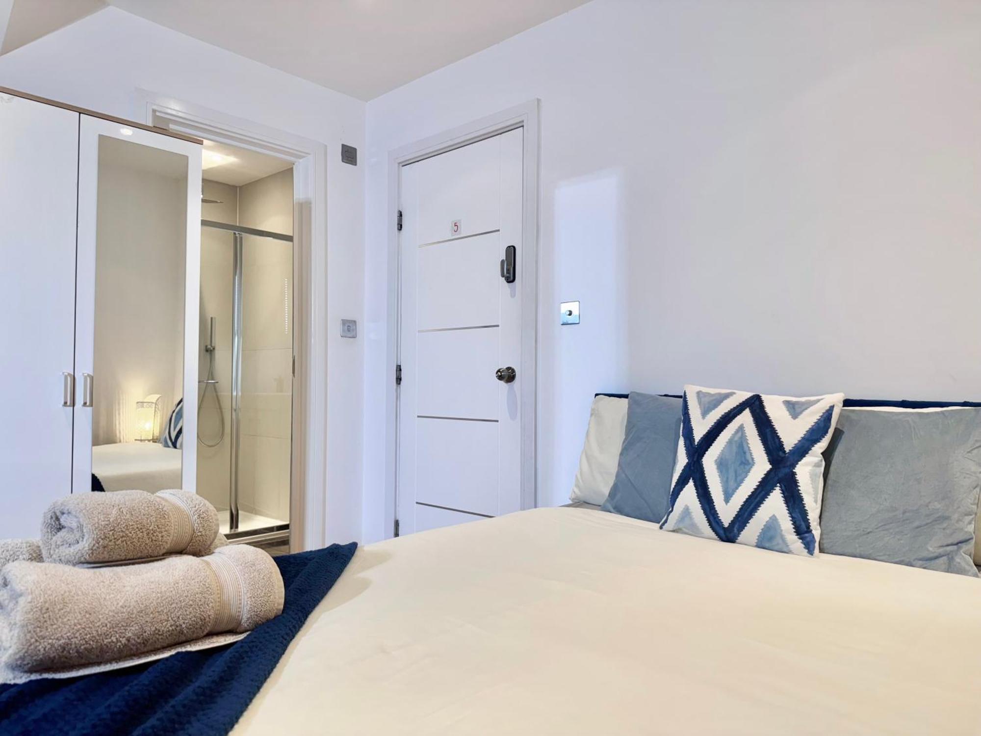 Casa de hóspedes En-suites With Free Parking 30min To