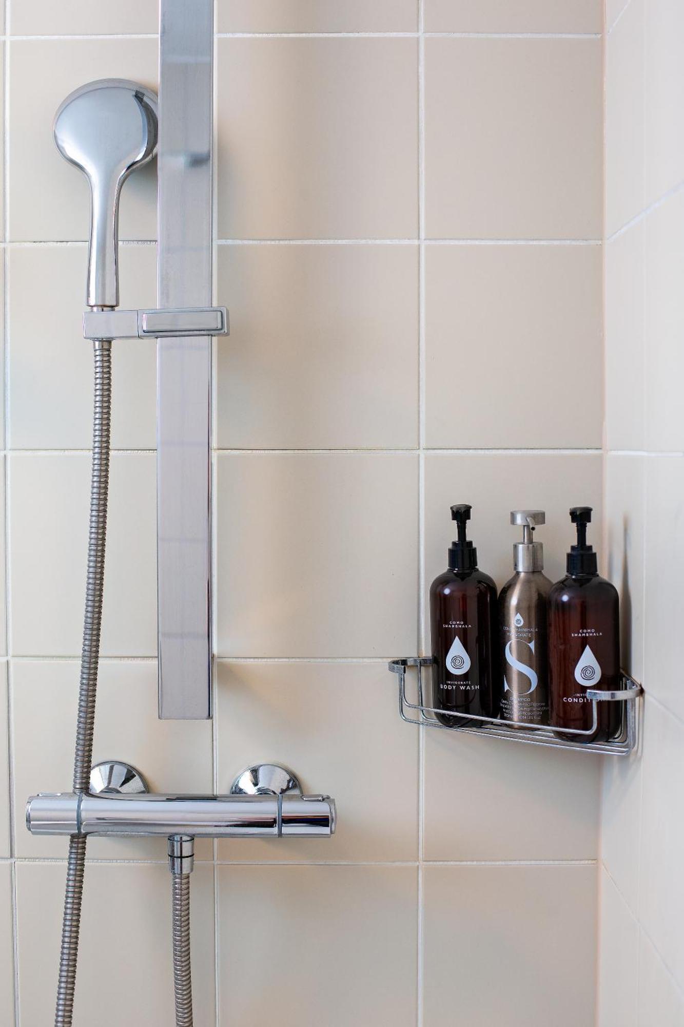 Monarch House - Serviced - Kensington Apartment *