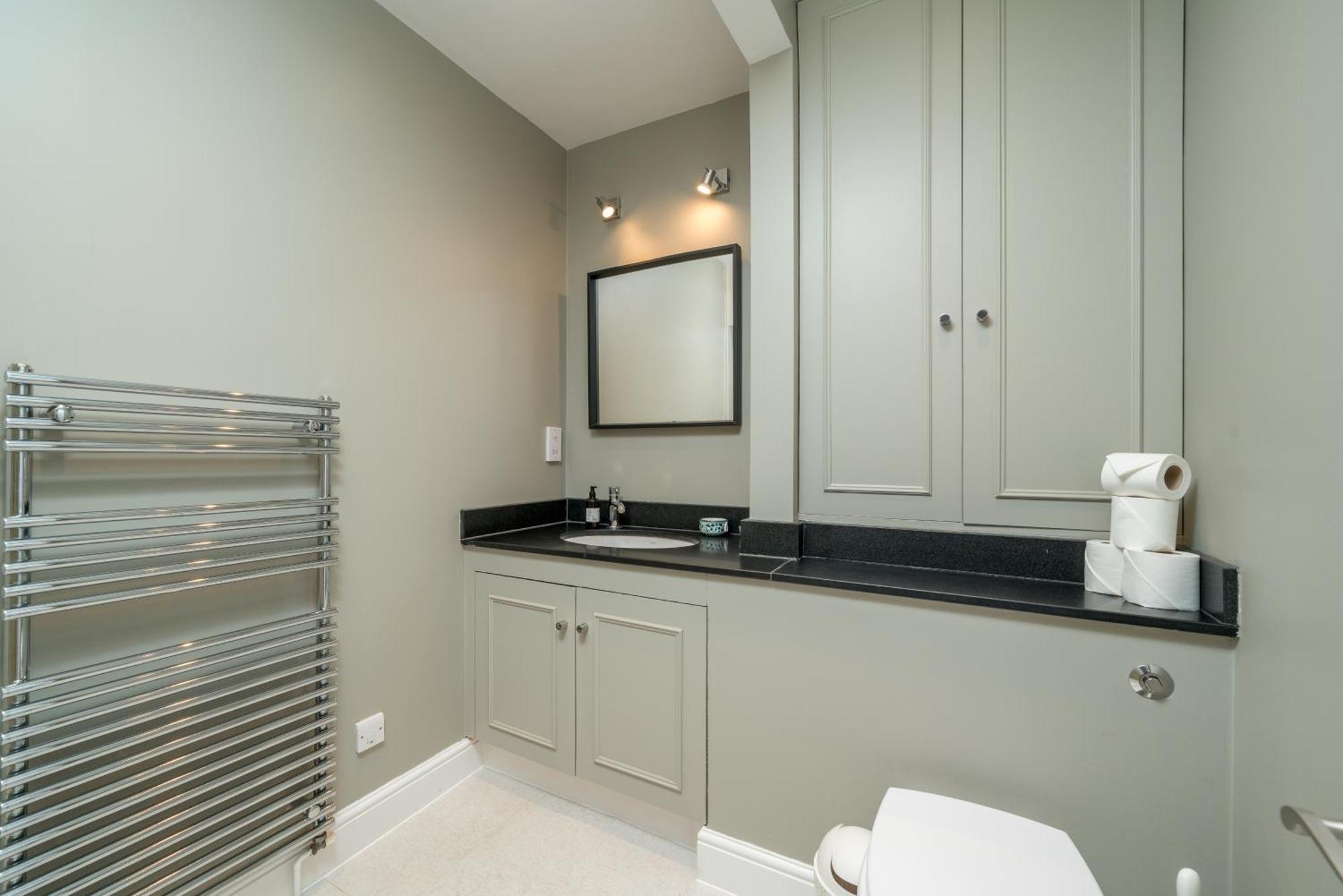 Spacious Flat Near Victoria And Warwick Square Apartamento *