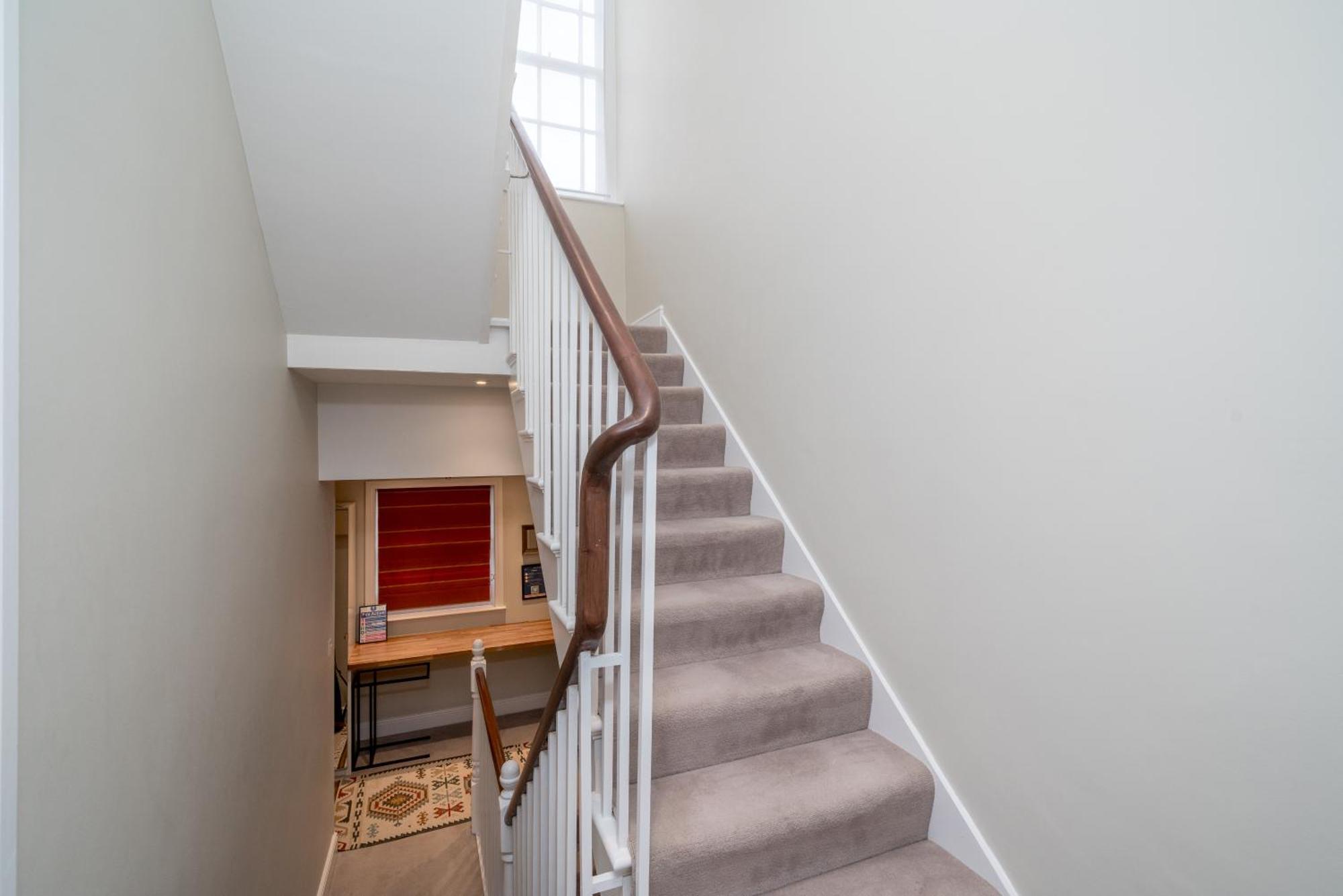 Spacious Flat Near Victoria And Warwick Square Apartamento