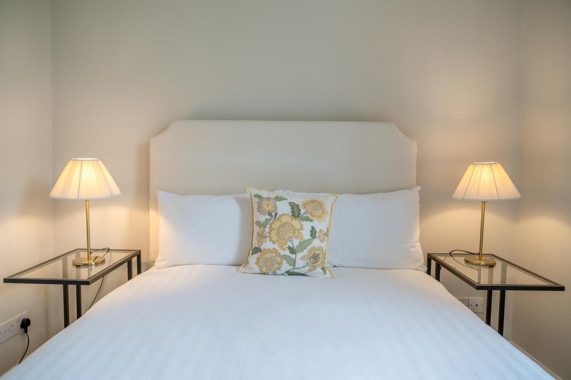 Spacious Flat Near Victoria And Warwick Square Apartamento *