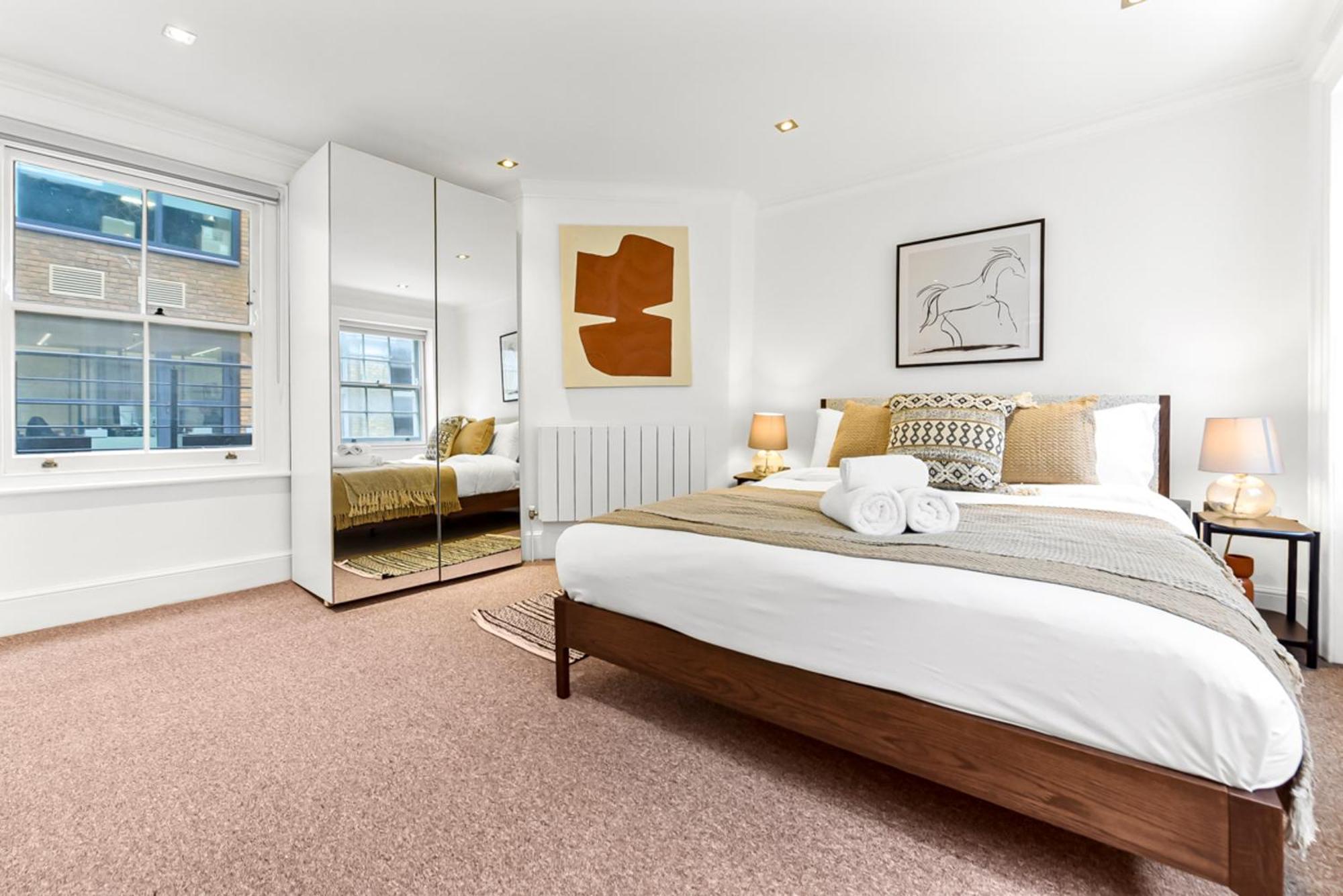 Piccadilly House! Holiday home