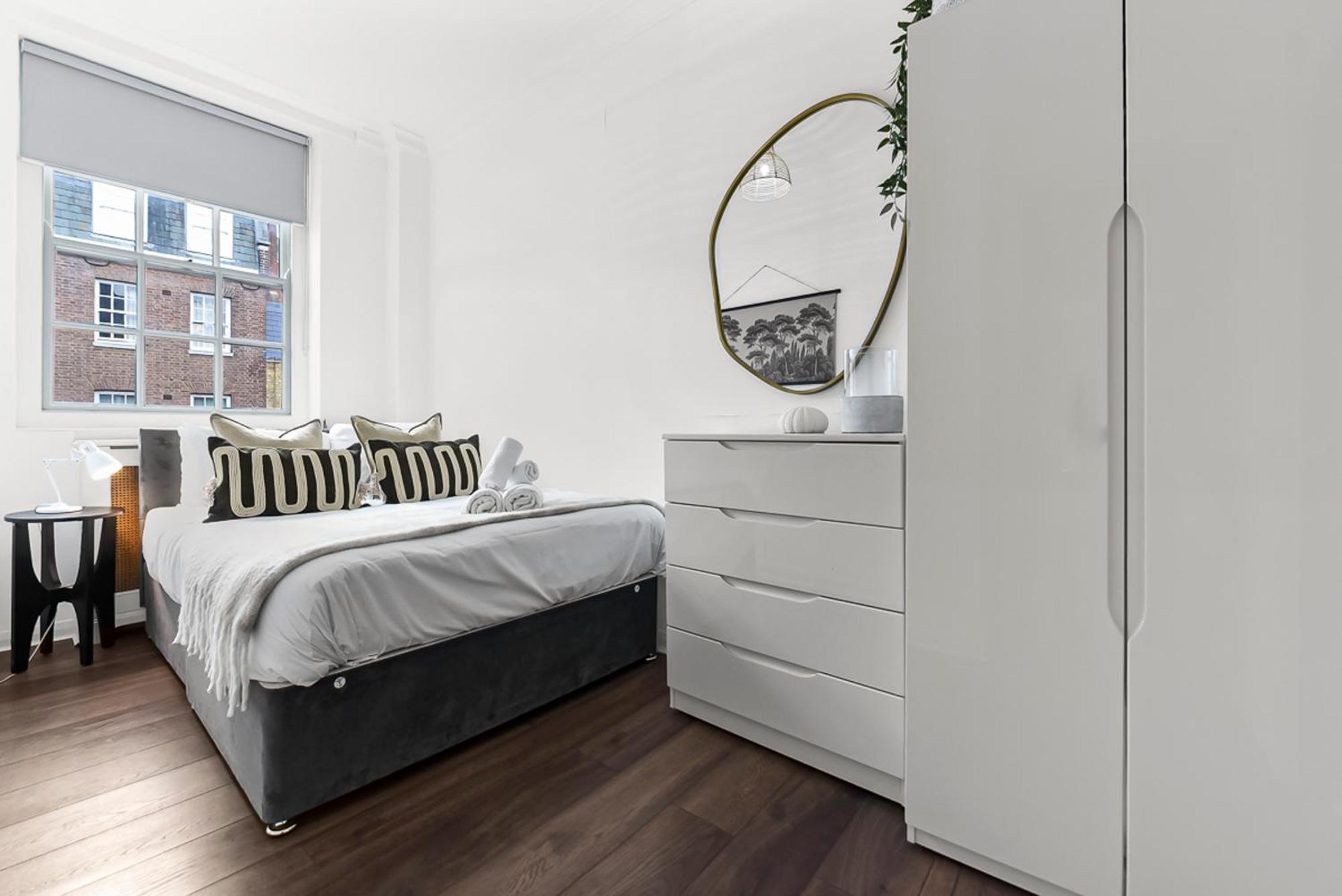 Apartment 2 Bed Apartment- Mayfair 4 *