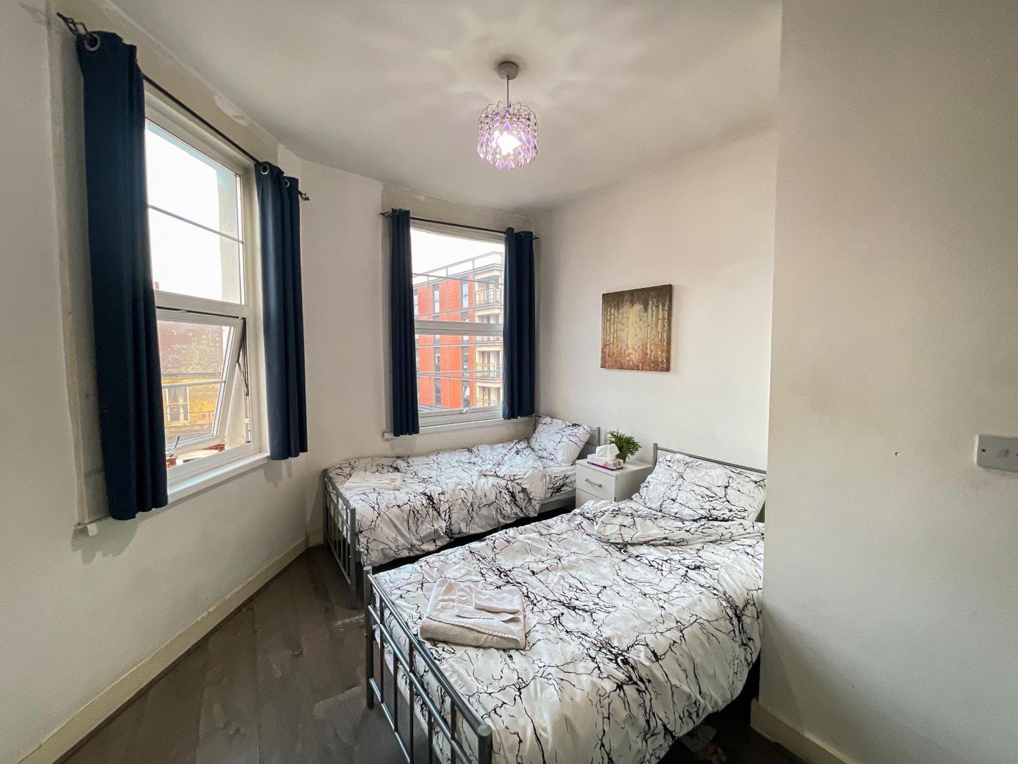 Gasthof At Kilburn, Seconds Away From Tube Station London