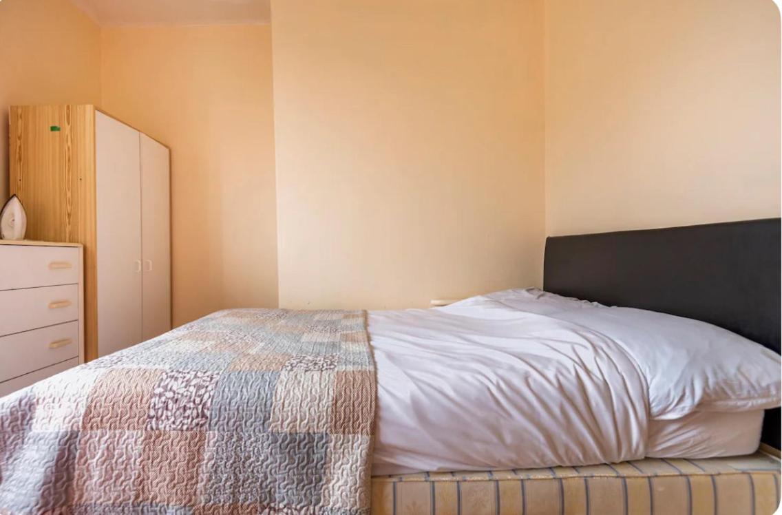 Homestay For Solo Travellers In Euston *