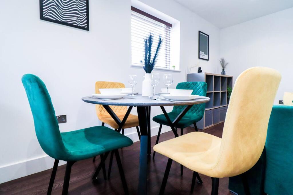 Luxury Flat Wroof Terrace Close To Train Station Apartment