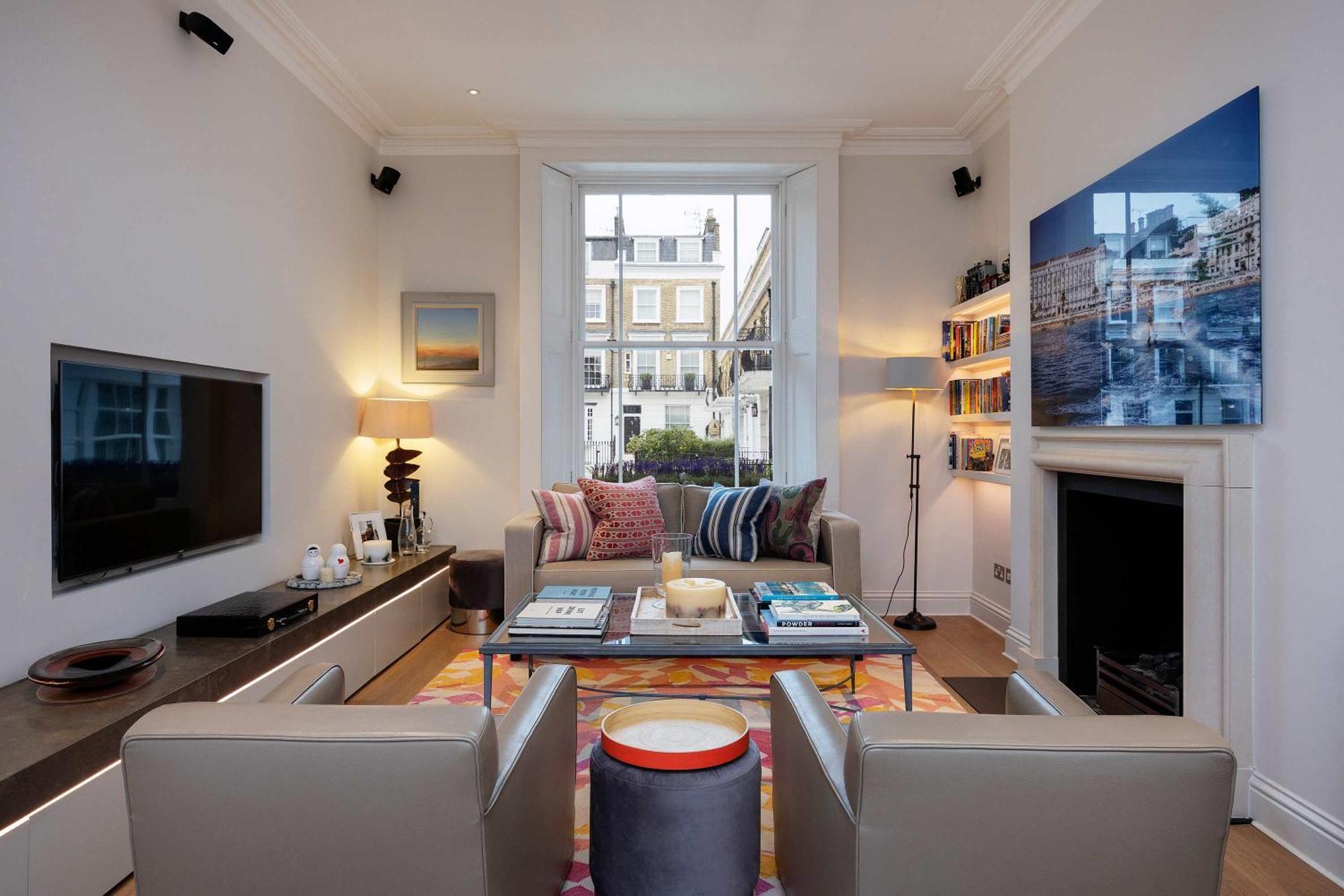 Veeve - Chelsea Square Serenity