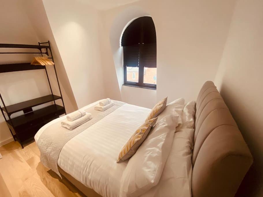 Apartamento New 1 Bed Flat With Terrace
