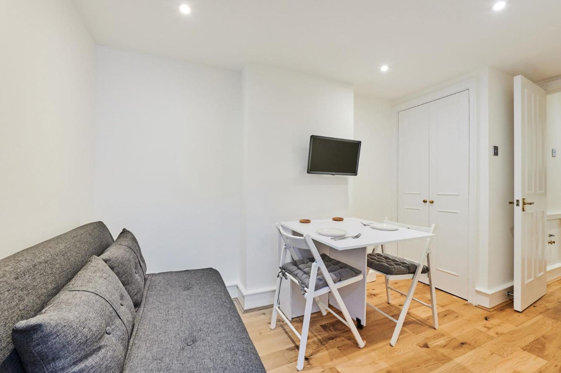 Regency Residences - Fitzrovia - By Frankie Says London