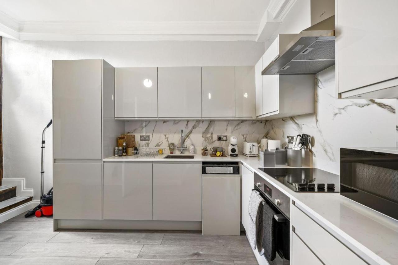 Fantastic By Livestay Short Lets & Serviced London, Chiswick With Free Parking