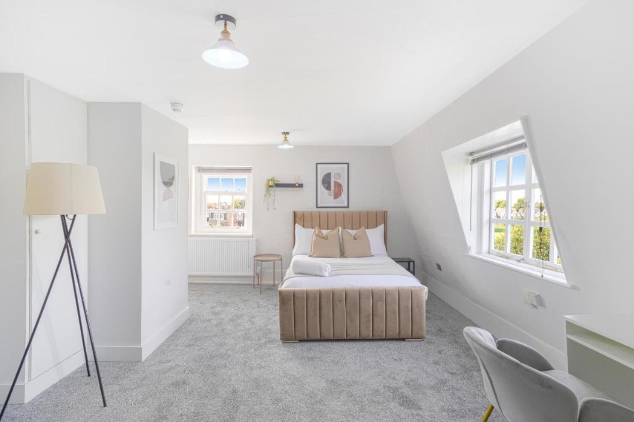 Fantastic By Livestay Short Lets & Serviced London, Chiswick With Free Parking Apartamento