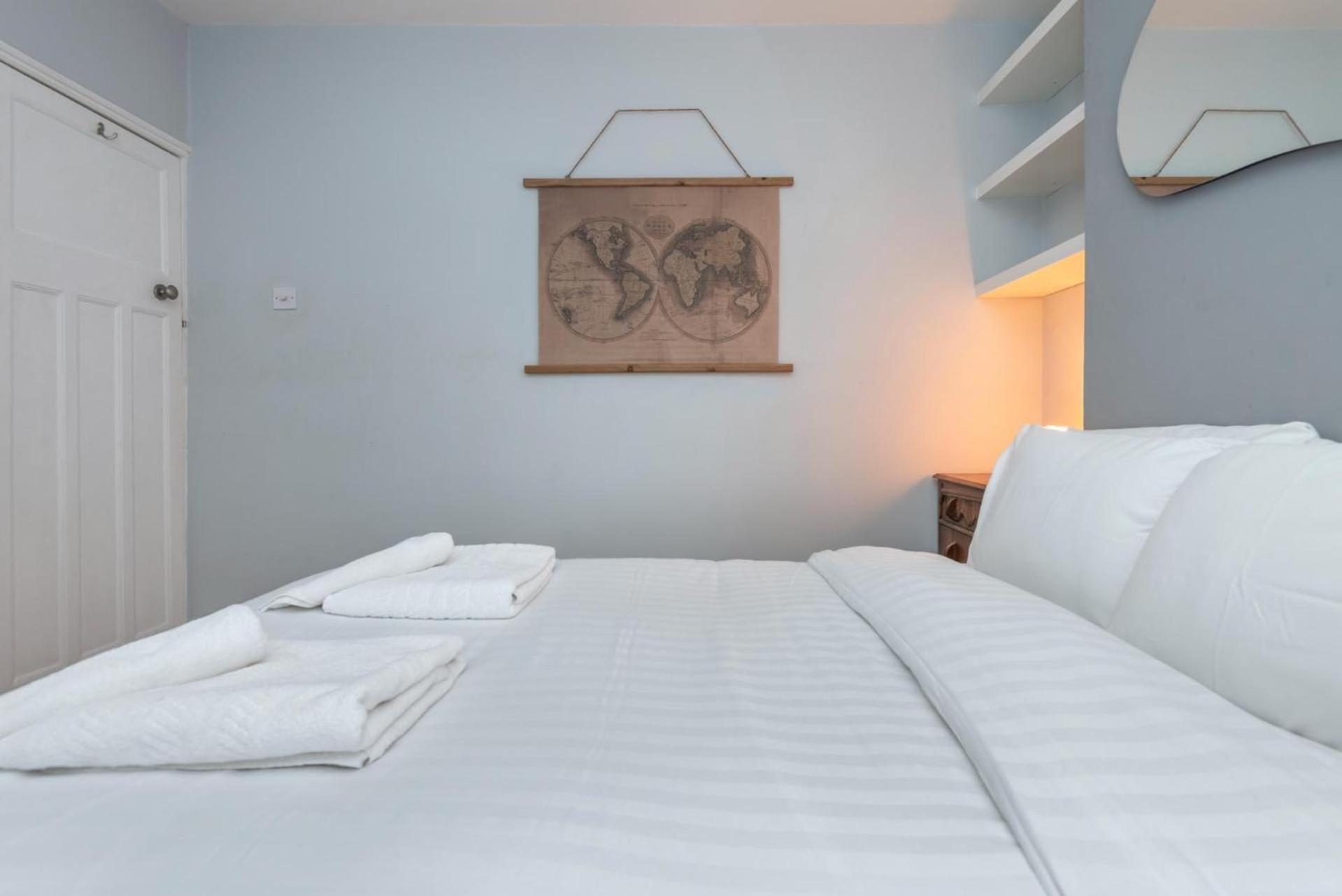 Stylish 1-bed With Private Entrance & Garden London