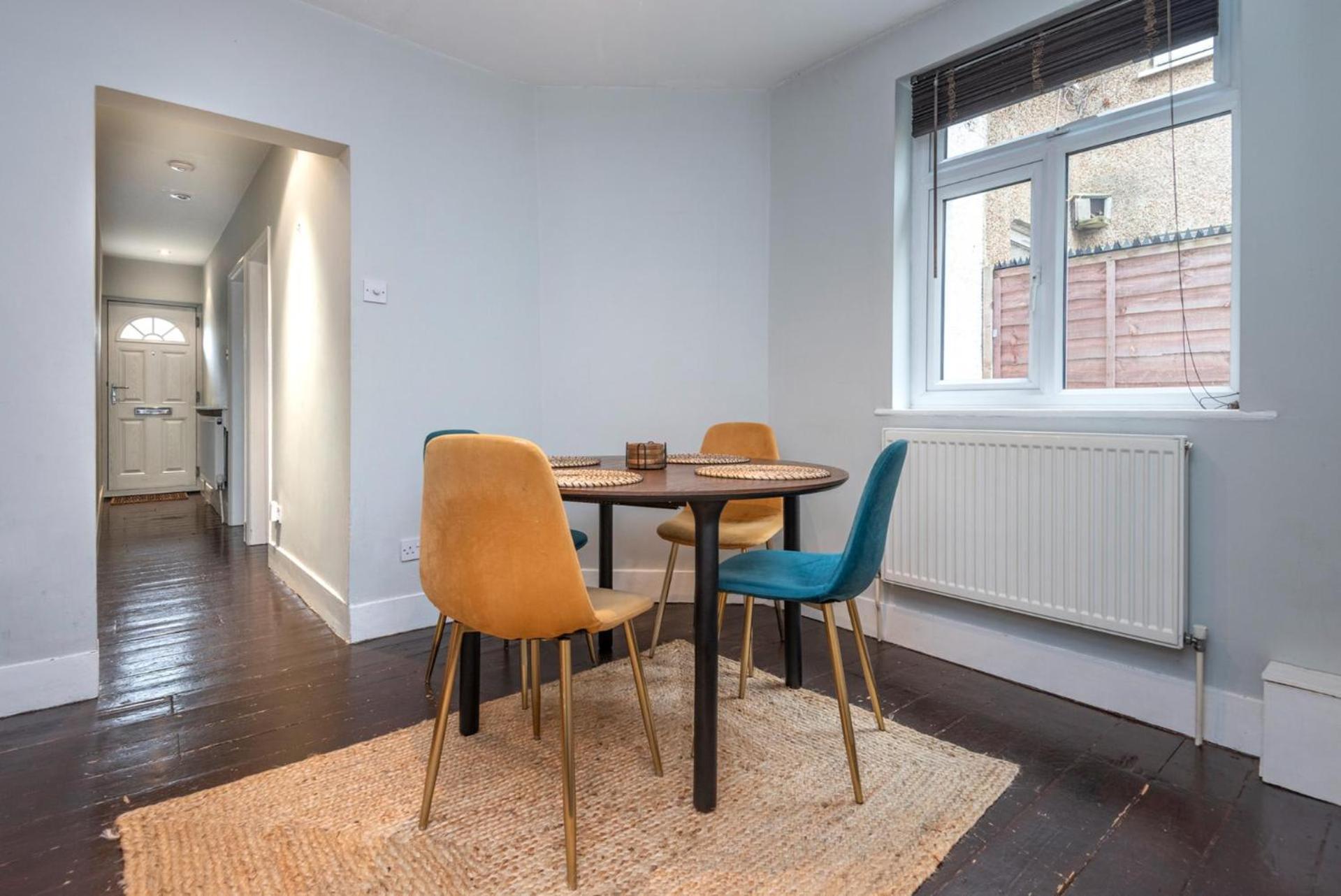 Apartment Stylish 1-bed With Private Entrance & Garden London