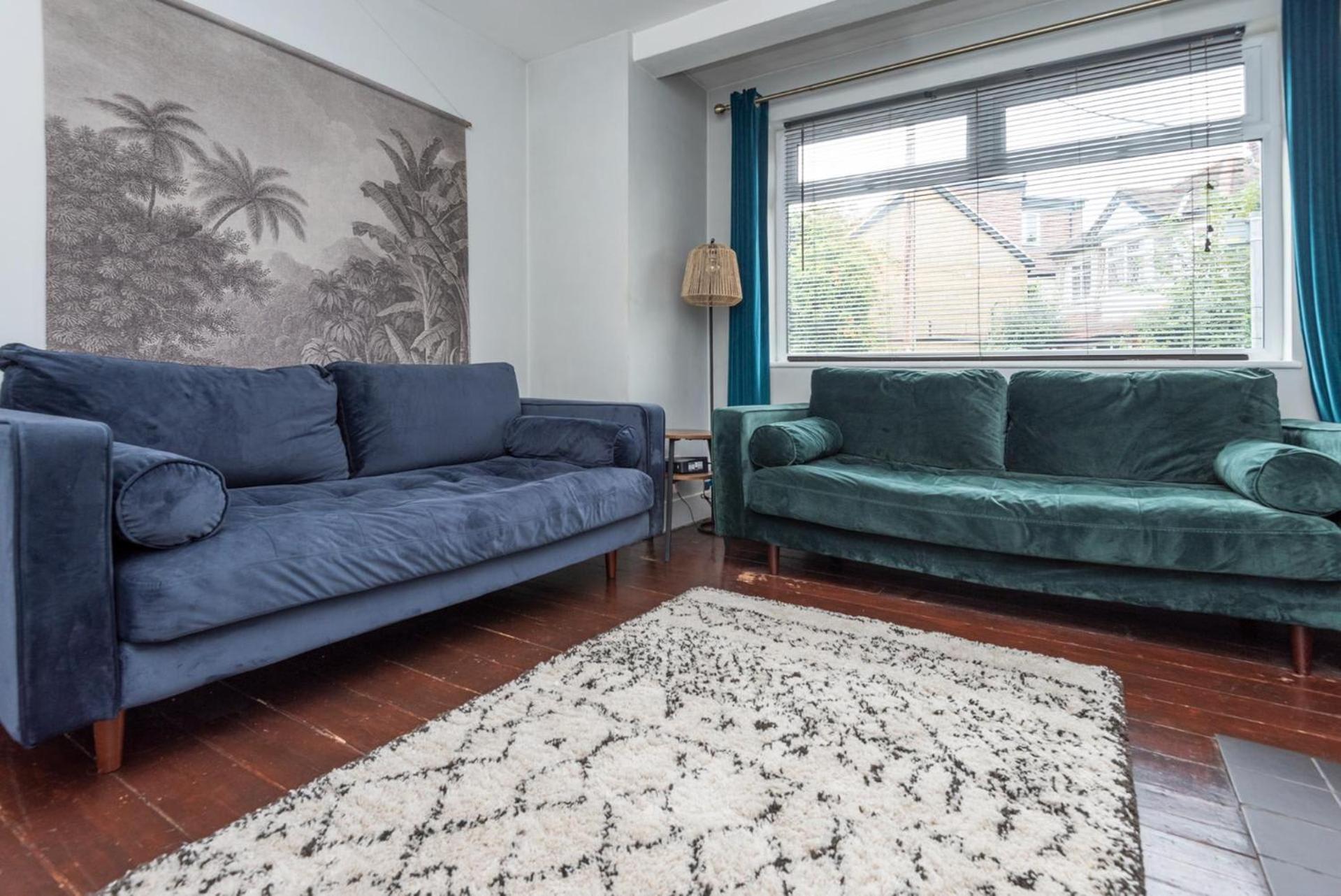 Stylish 1-bed With Private Entrance & Garden Apartment London