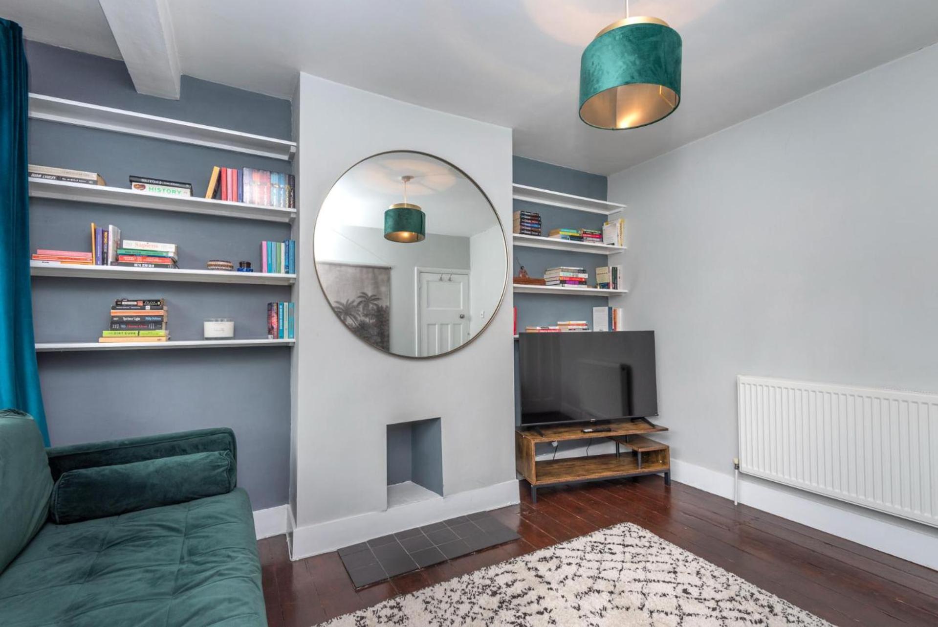 Apartment Stylish 1-bed With Private Entrance & Garden London