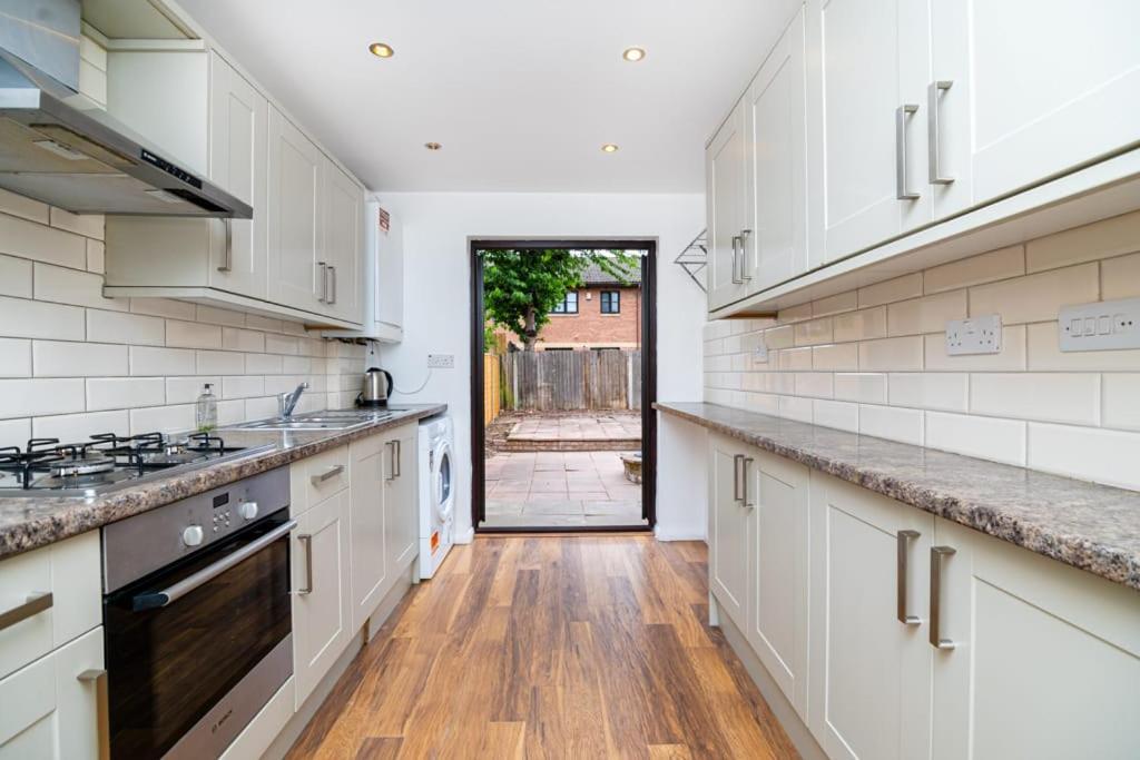 Guest house Awesome New Refurbished