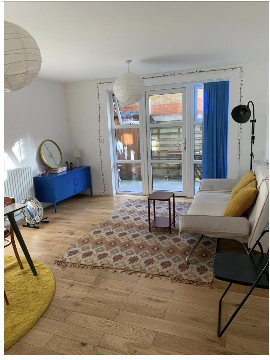East Two Bedroom With Private Patio - Entire * London