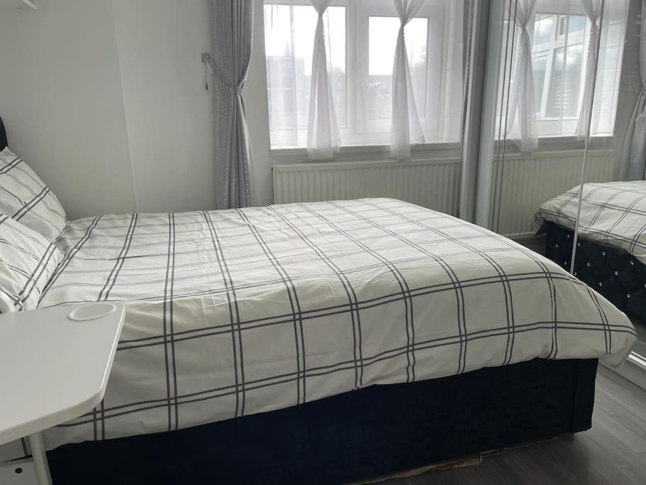 Lovely Comfortable Near Canarywhaflondoncity Apartment