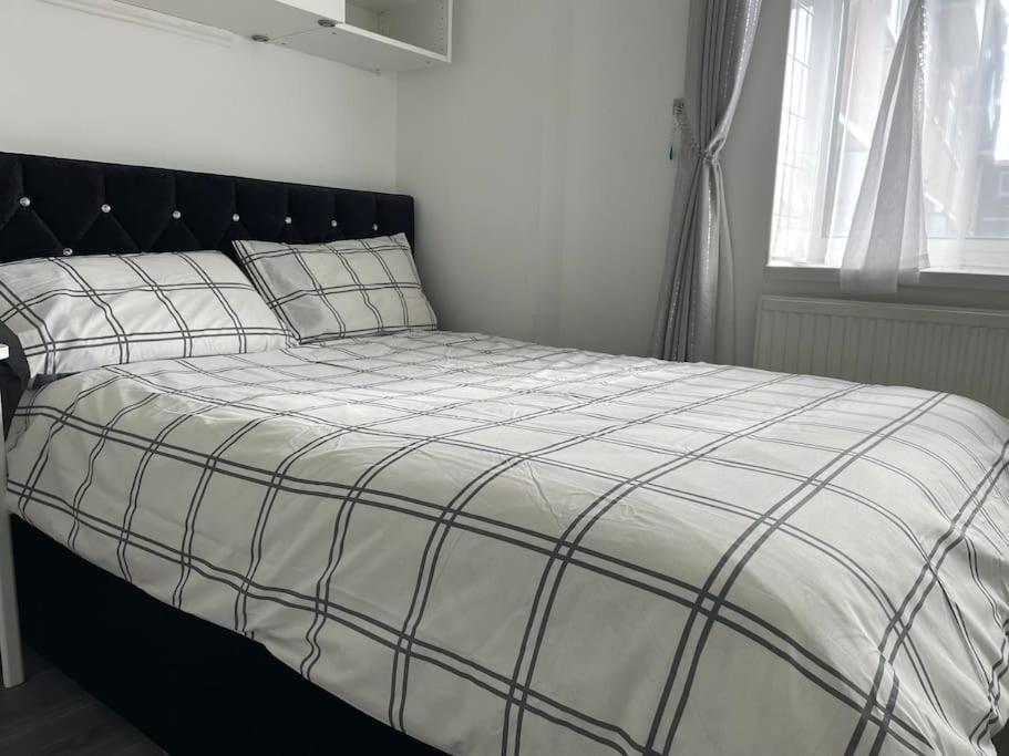 Lovely Comfortable Near Canarywhaflondoncity Apartment