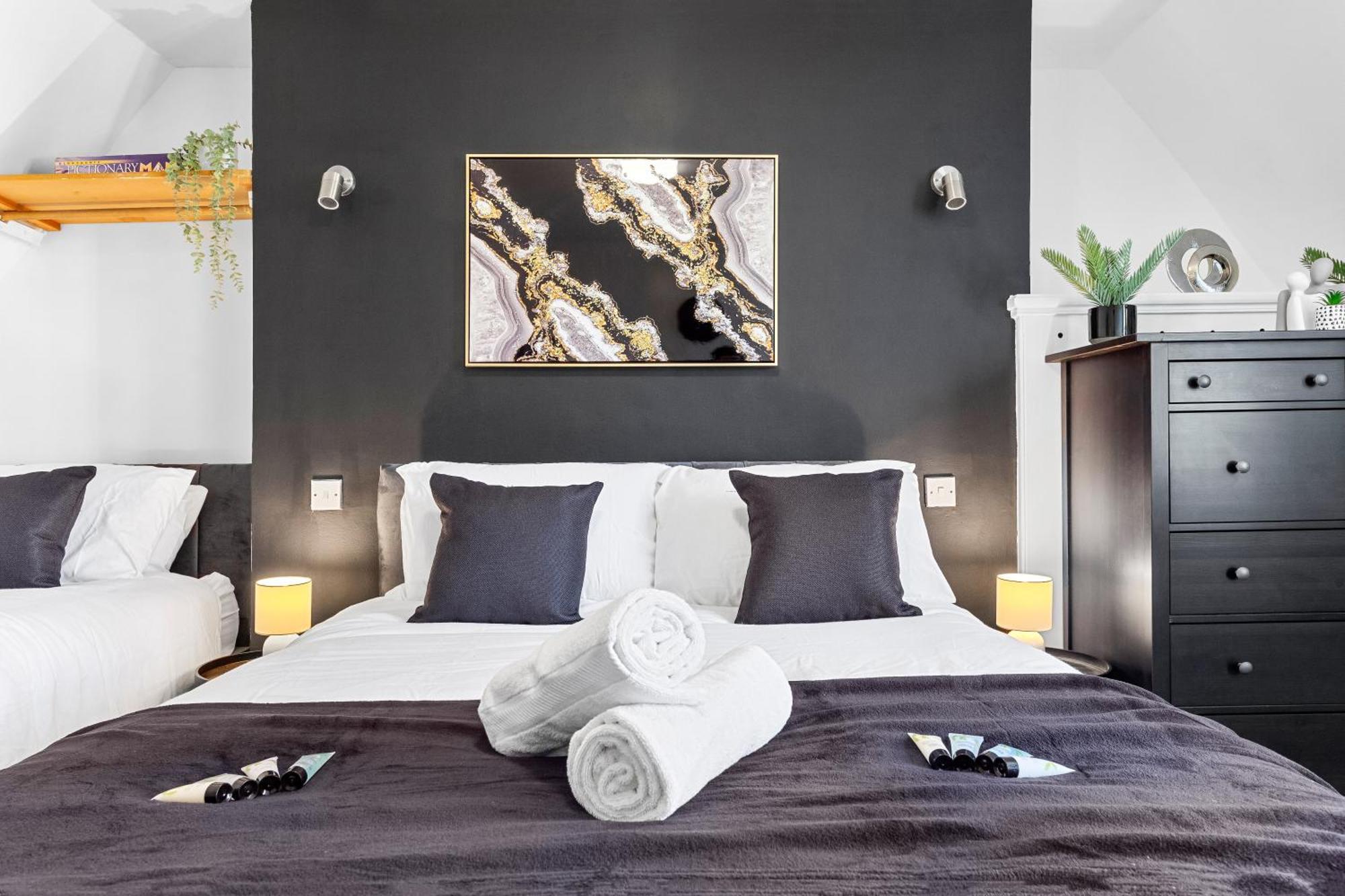 Ahava House Bigger Savings-central Brixton-wifi-4br