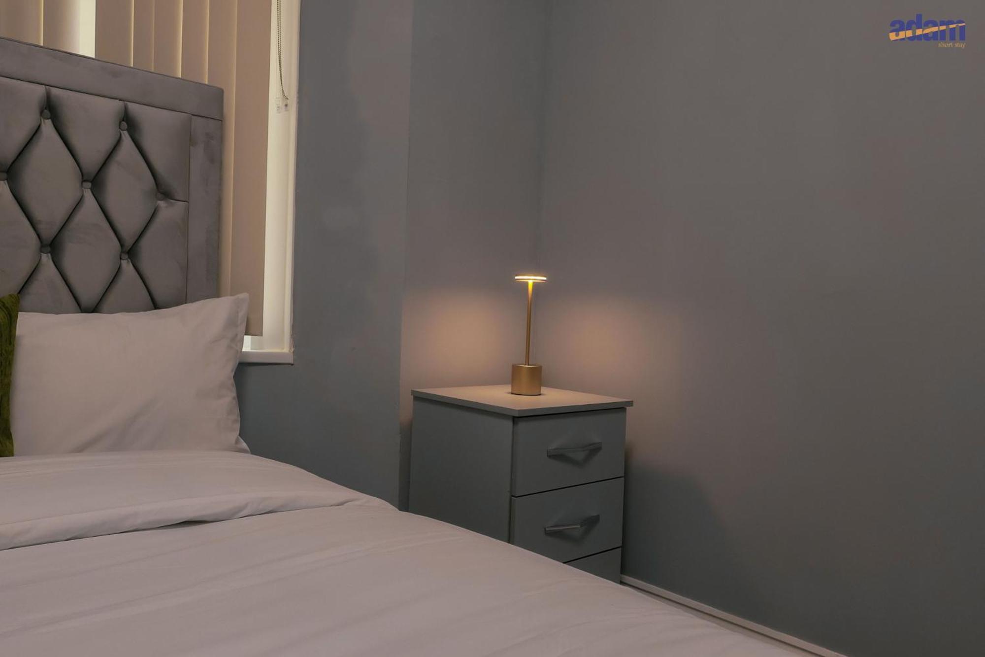Adam Short Bed & Breakfast *